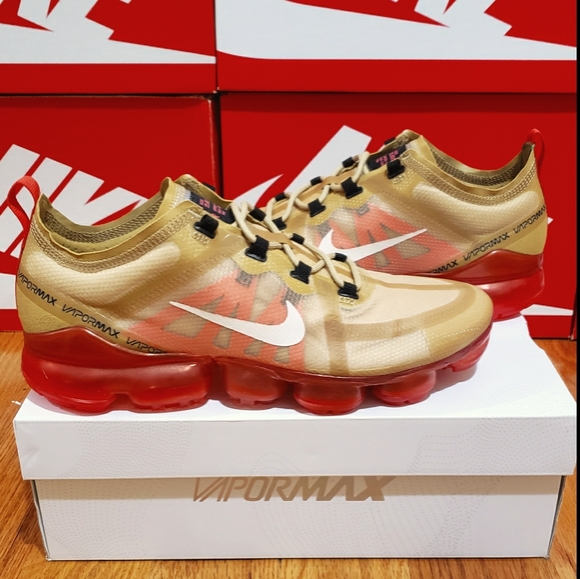 NIKE AIR VAPORMAX 2019: Size- 10 - Picture 4 of 11